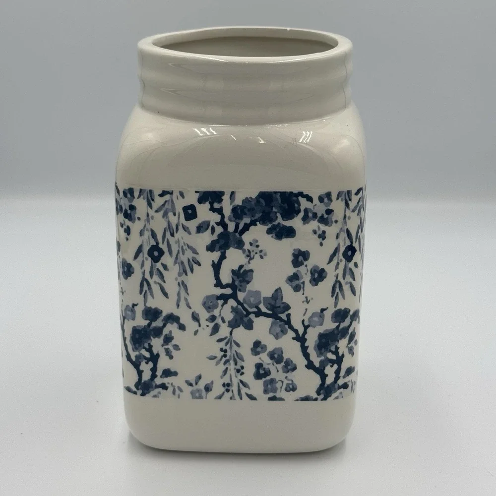 White With Blue Flowers Ceramic Canister Or‎ Case